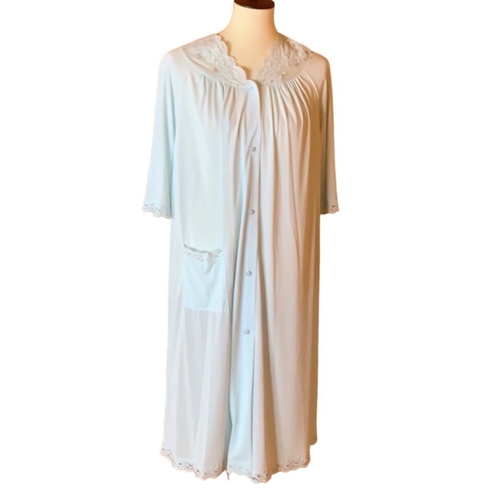 Vintage Shadowline pale blue robe All Nylon Size Small
